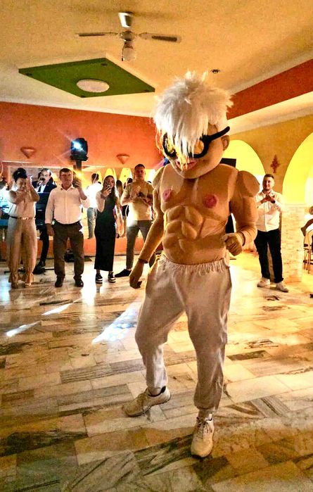 Tancerz Skolim ,Alvaro ,biały miś,wynajem,żywa maskotka