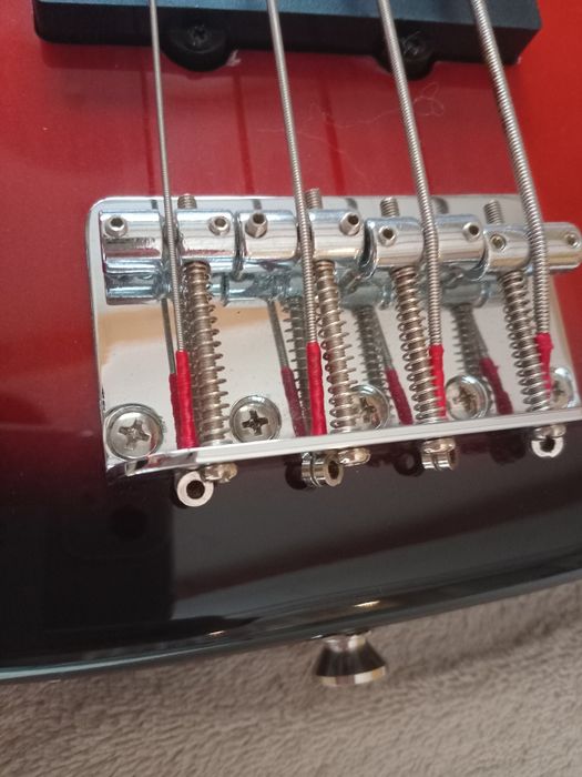 Gitara basowa Squier Affinity Precision Bass PJ.