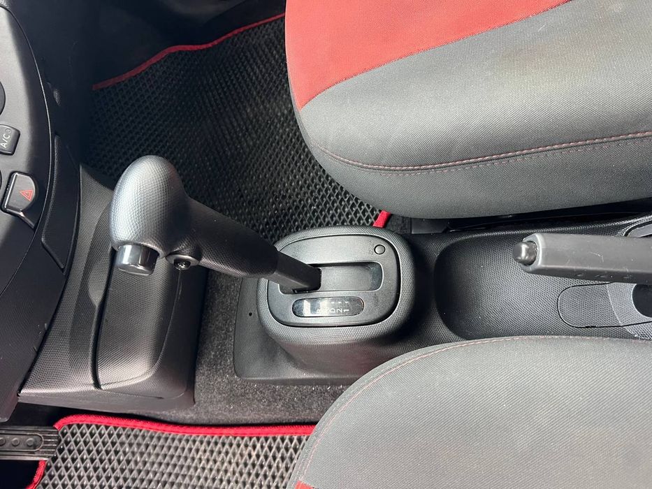 Нісан мікра на Автоматі!