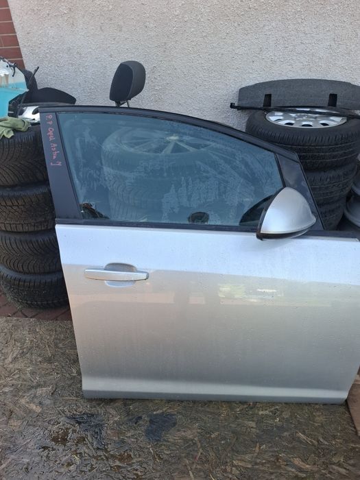 Drzwi prawe przednie Opel Astra J