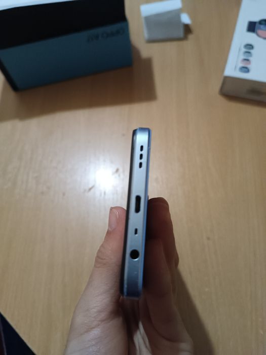 Телефон oppo a17 (CPH2477)