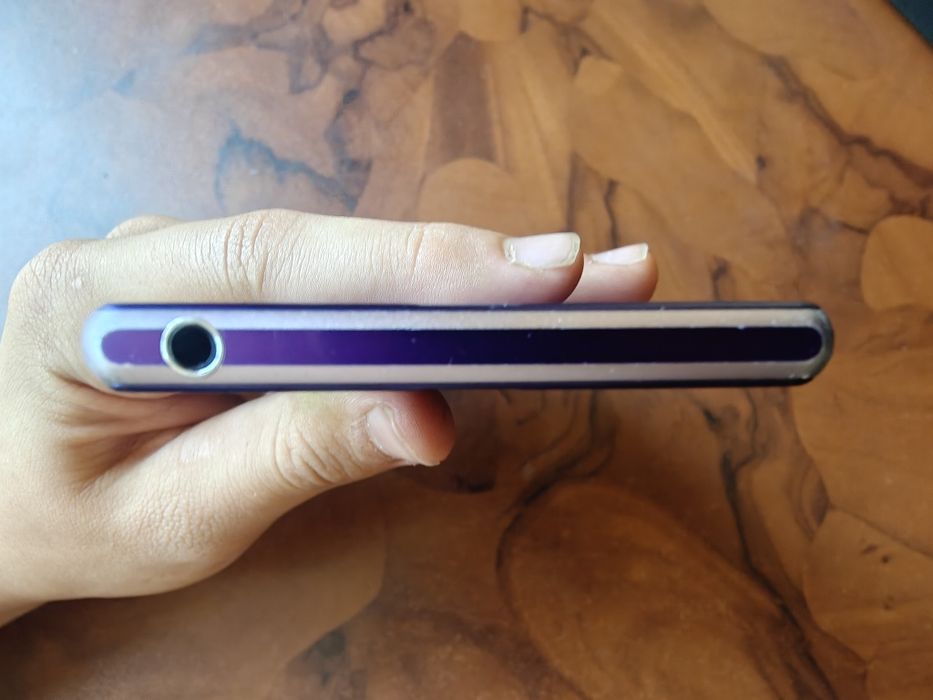 Sonny Xperia ZX1 (purple)