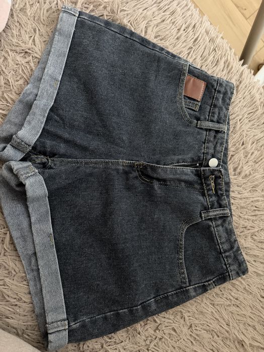 Сірі джинсові шорти