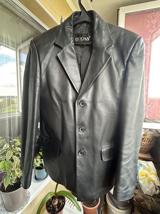 Шкіряний чоловічий піджак на розмір L