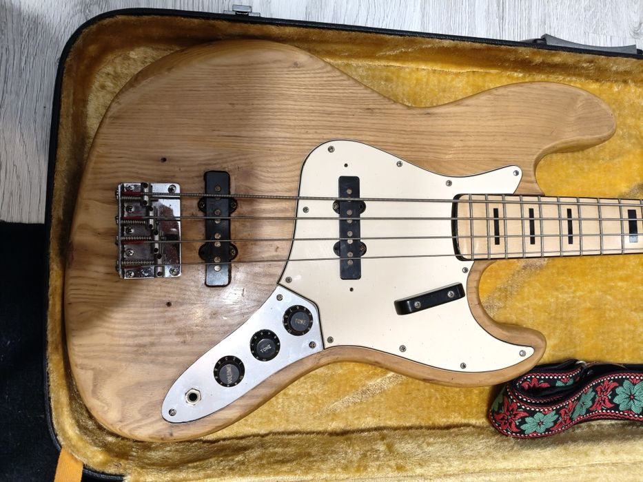 Gitara basowa Greco jazz bass.