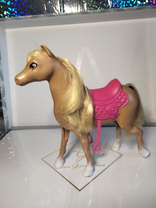 Кінь для Barbie від Mattel 2012 року