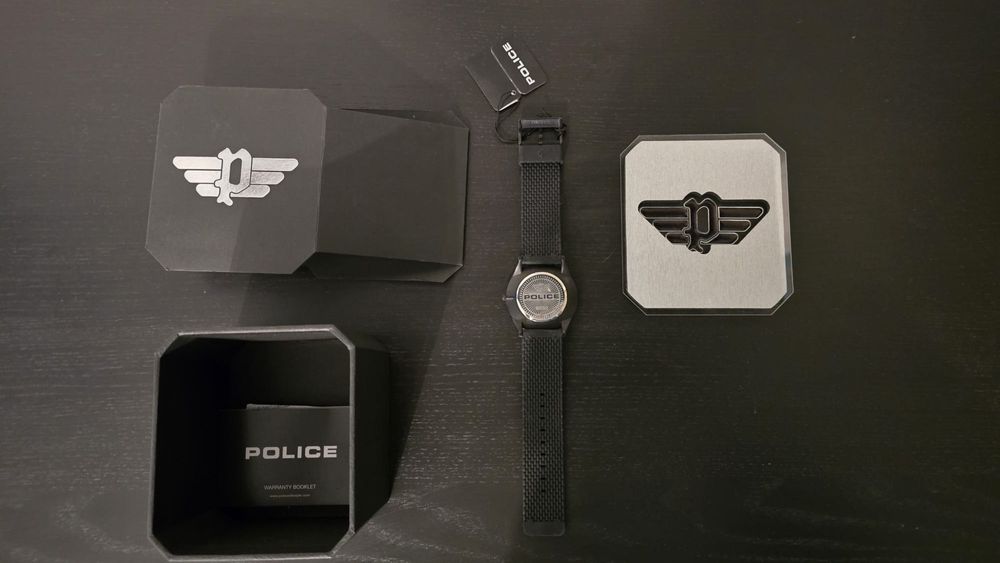 Relógio de marca Police