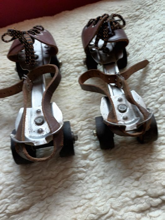 Wrotki z czasów PRL.