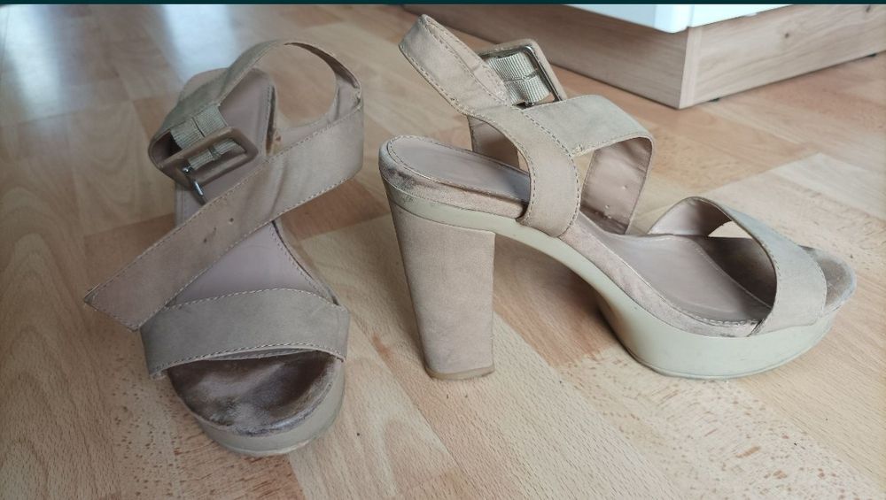 Zestaw butów damskich r. 37