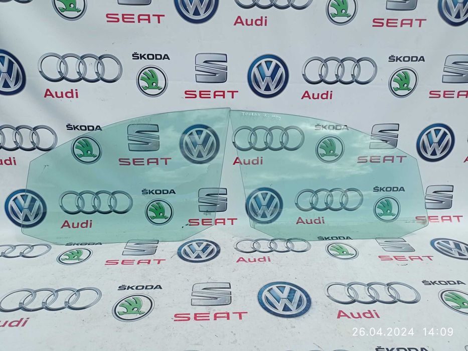 Скло переднє праве ліве Volkswagen Touran Туран Caddy Кадді Каді