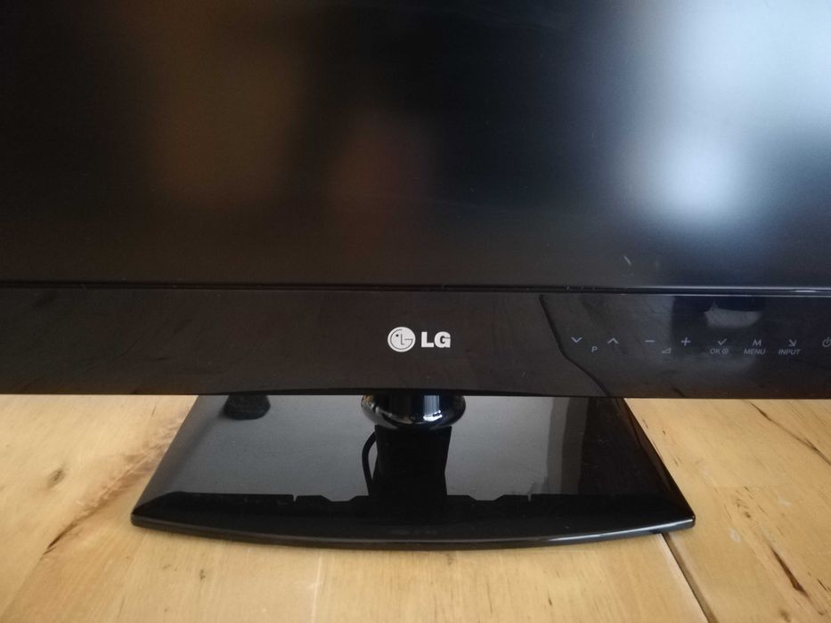TV LED LCD LG 22'' (55 cm) – Excelente Estado + Caixa Original