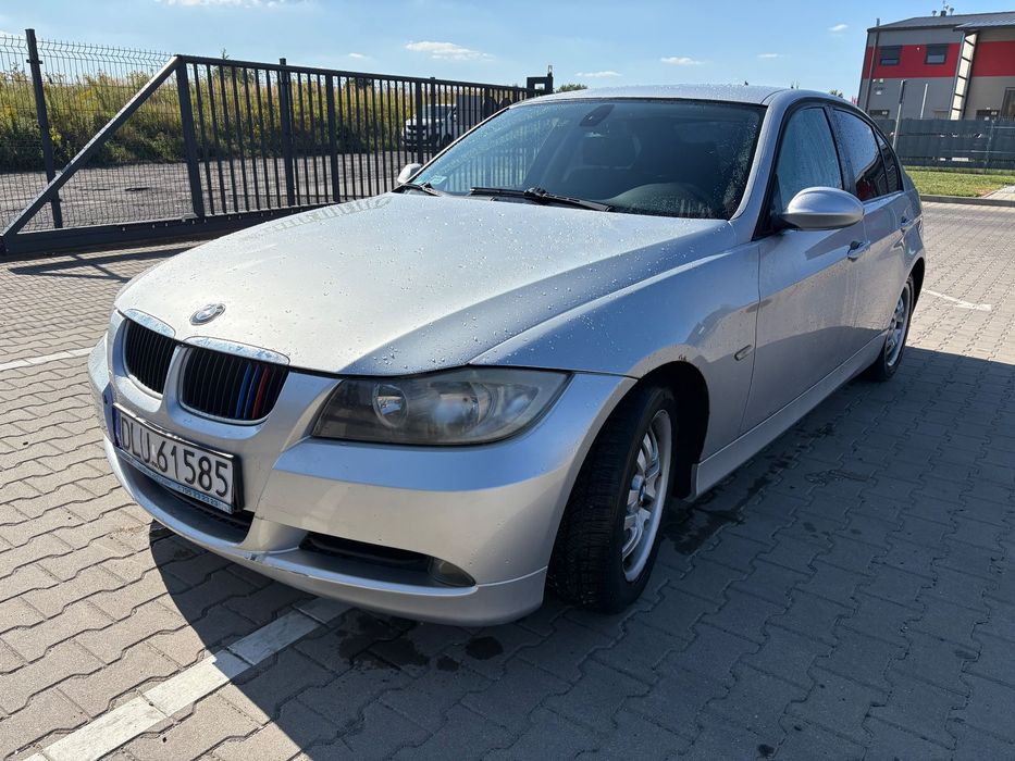 BMW Seria 3 BMW 3 E90 320i benzyna manual 6 biegów – 2006 rok