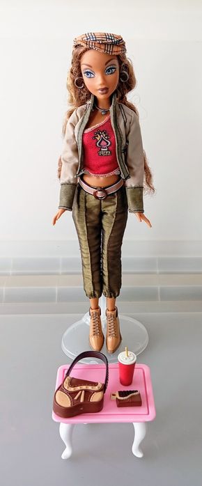 Barbie My Scene Madison Hanging Out  2003.