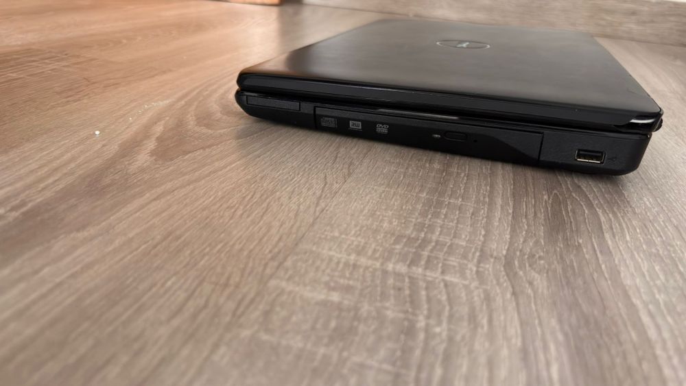 Portátil Dell Inspiron1545