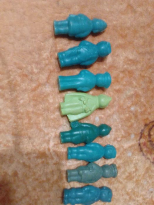 Солдатики времён СССР.