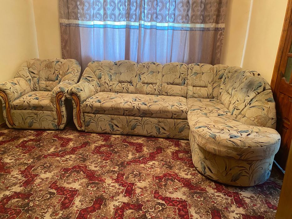 Кутовий диван та крісло