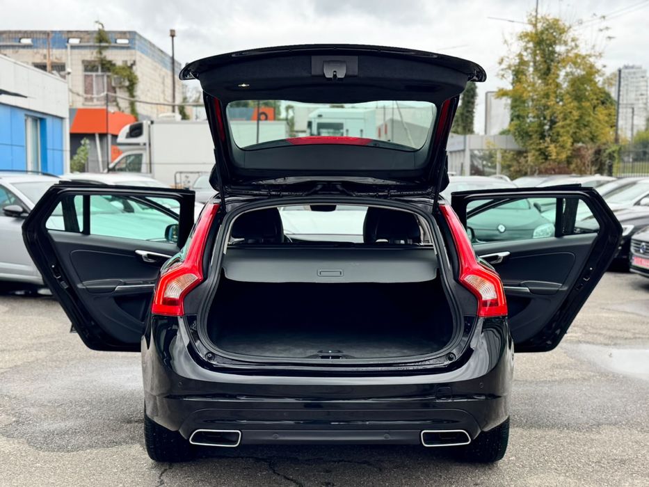 VOLVO V60 RESTYLING D4 2.0 Diesel 190 к.с. 8-ст. автомат