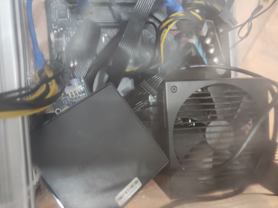 Mining Rig426380642673633281