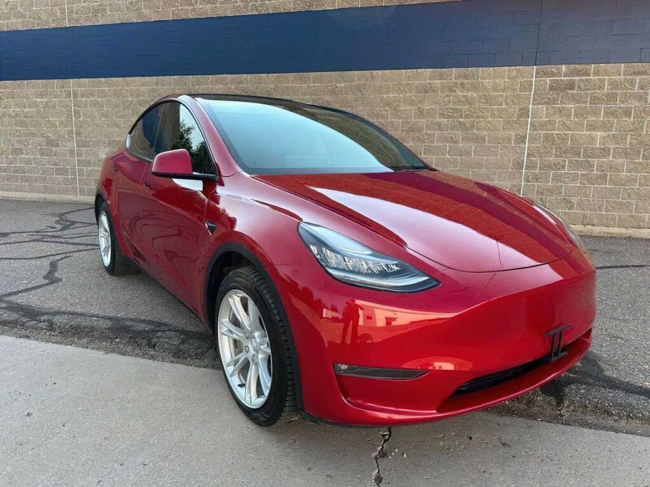Tesla Model Y Long Range      2021