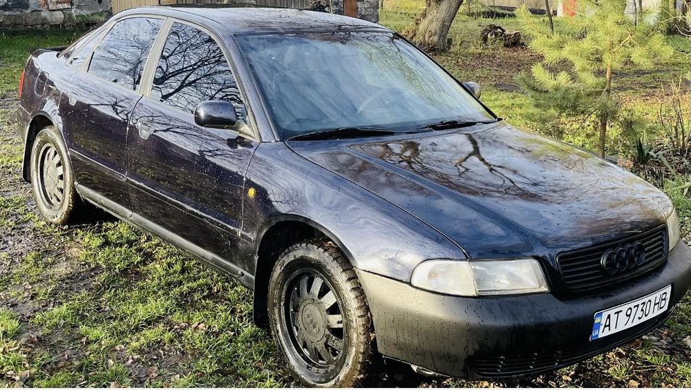 Автомобіль Ауді А4
