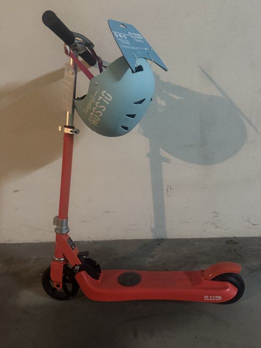 Trotinete eletrica criança com capacete