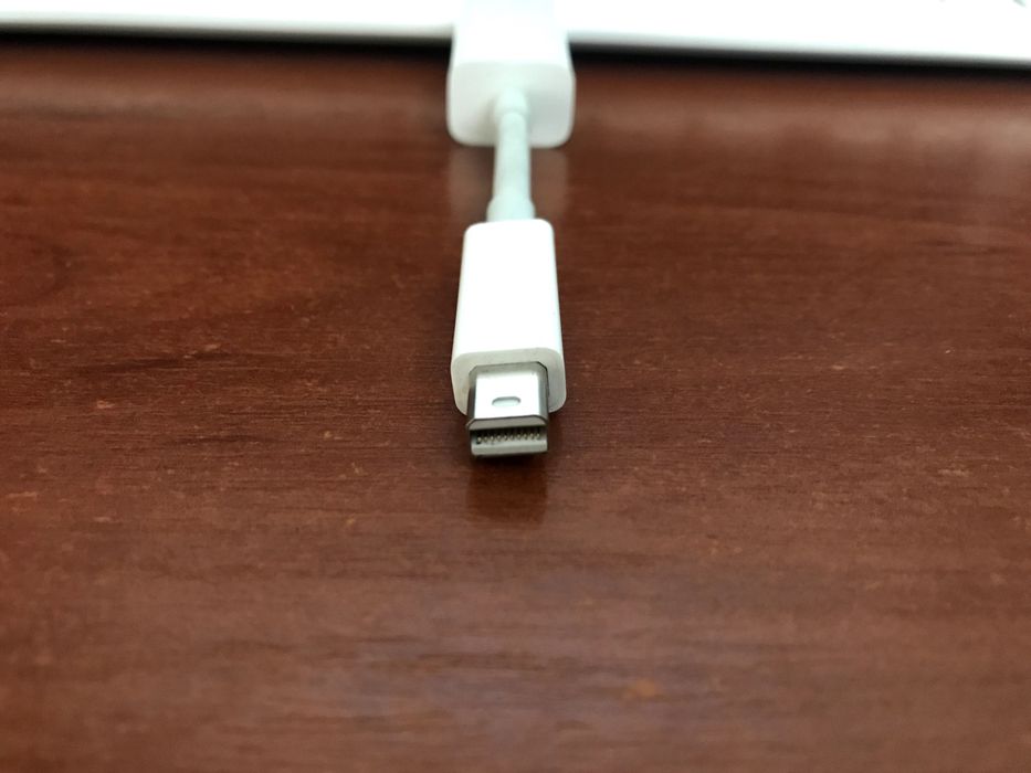 Адаптер (перехідник) Apple Thunderbolt to Gigabit Ethernet (MD463)