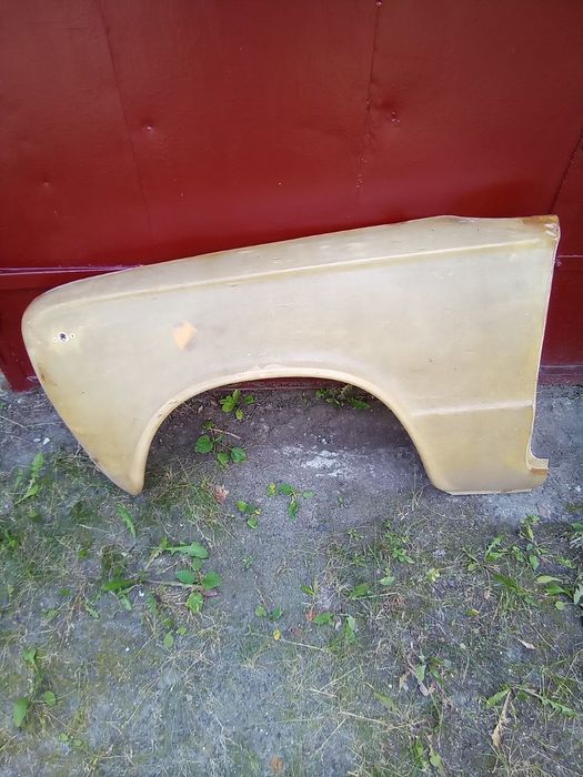 Продам нові передні два крила (пластік) на ВАЗ 2101-2102