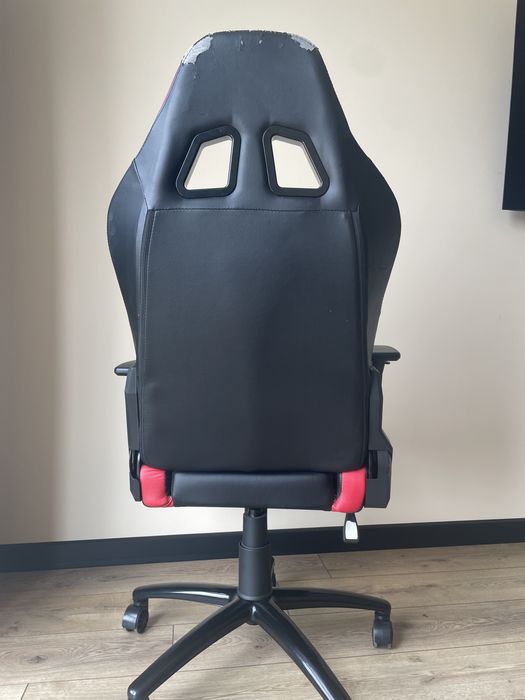 Компютерне, геймерське крісло