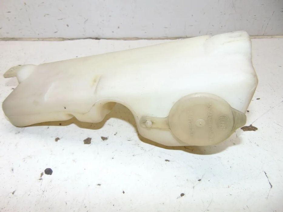 Opel Kadett D/Opel Astra H depósito limpa vidros usado em bom estado