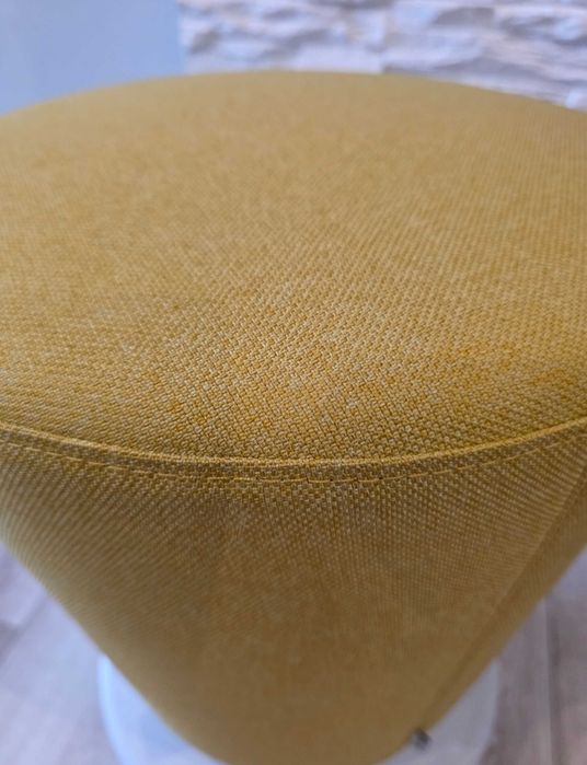 Pufa ergonomiczna Profim Mickey Hoker balansujący praca na stojąco