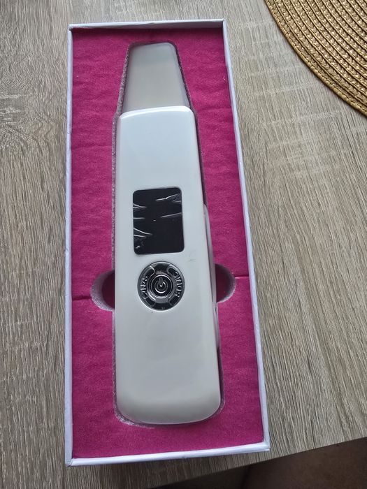 Oczyszczacz kawitacyjny do twarzy