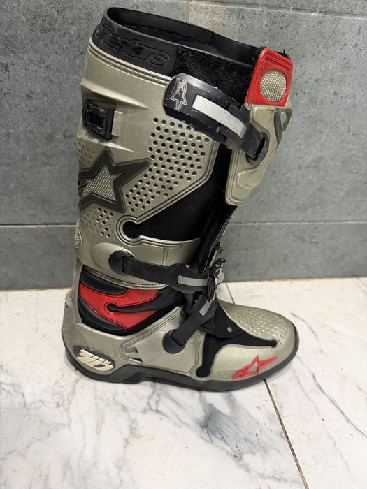 Продам alpinstars tech 10.  43