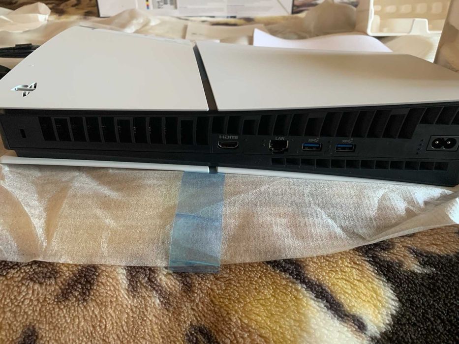 Продам Playstation 5 Slim. На гарантії.