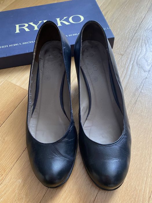 Czółenka czarne ryłko stabilne