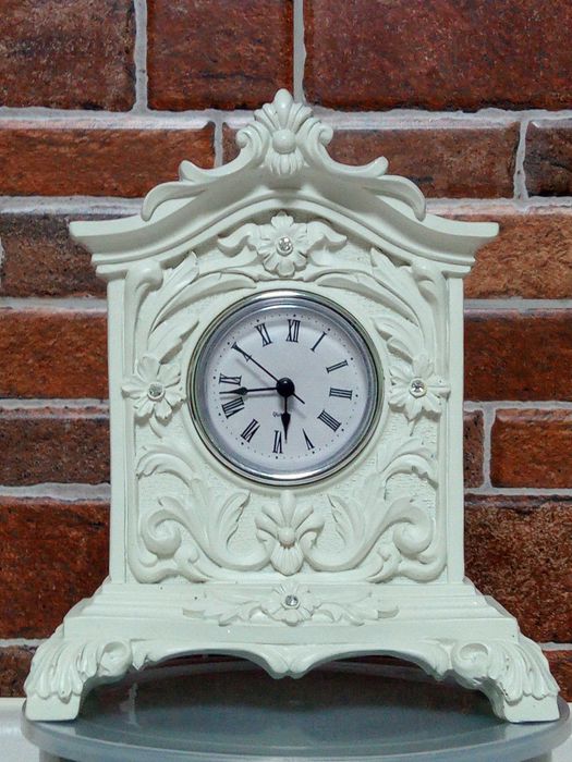 Годинник. Часы. Висота 20,5 см.