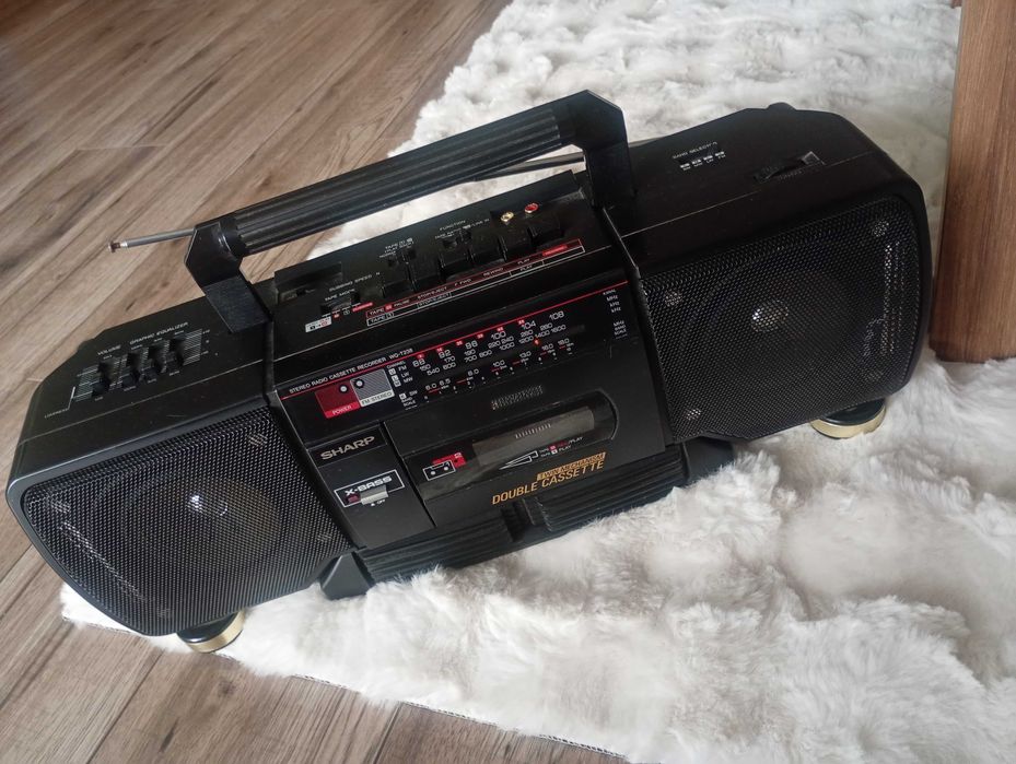 Radiomagnetofon Sharp