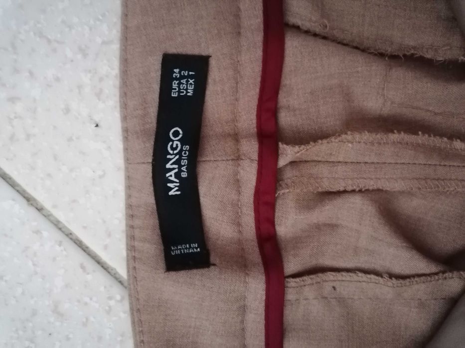 Calças castanhas da Mango, tamanho 34, novas