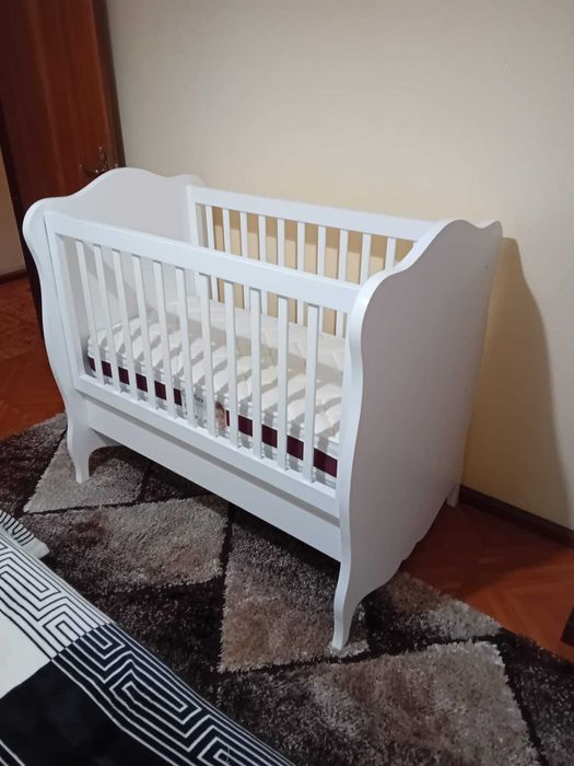 Cama de criança com colchão