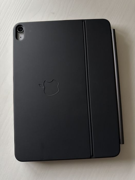 iPad Air 11” (M3) + Magic Keyboard – Como Novo