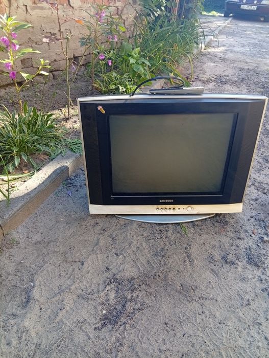 Продам б/у телевизоры