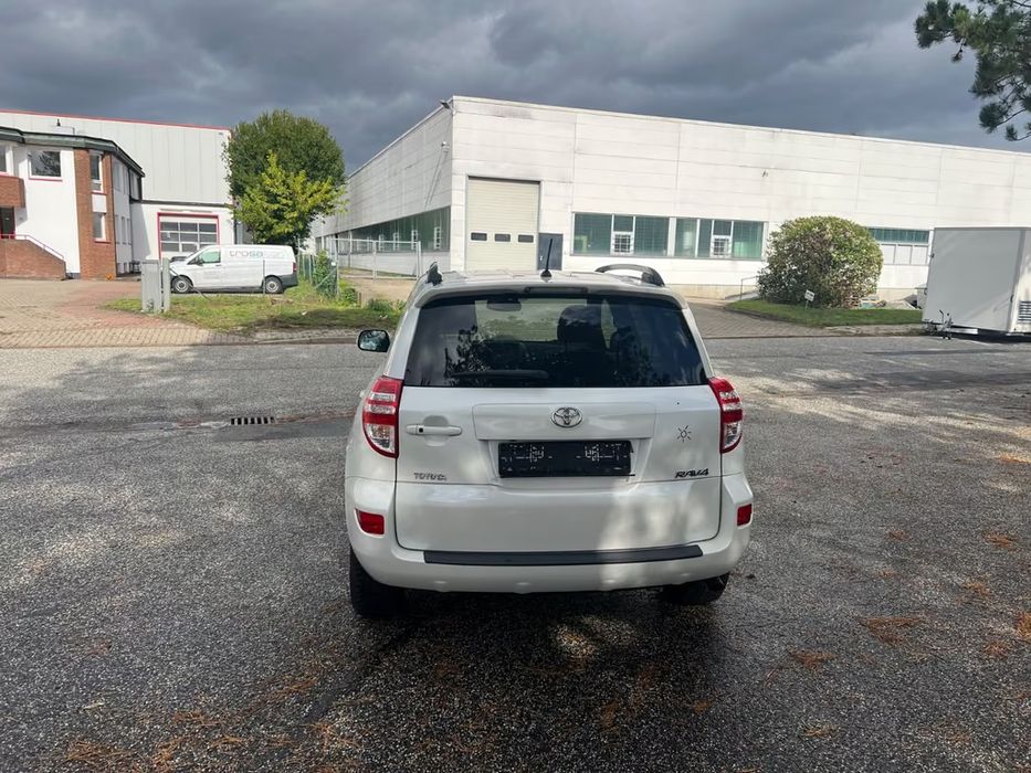 Toyota RAV-4 2012...