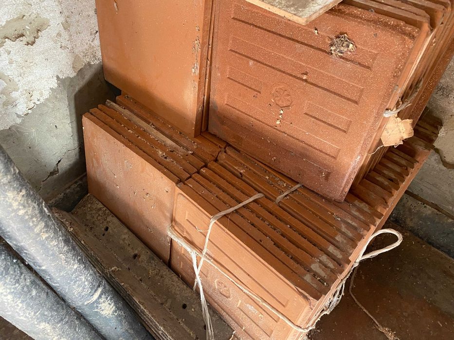 Плитка керамічна коричнева 20×20см