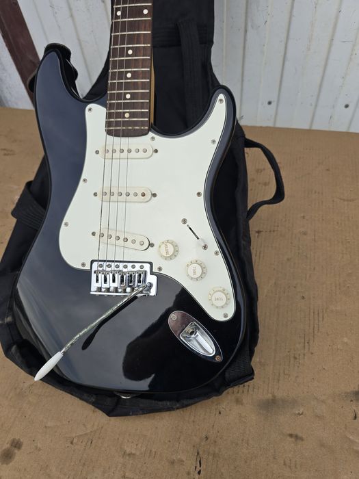 Gitara elektryczna Harley Benton ST-20 BK Stratocaster + pokrowiec