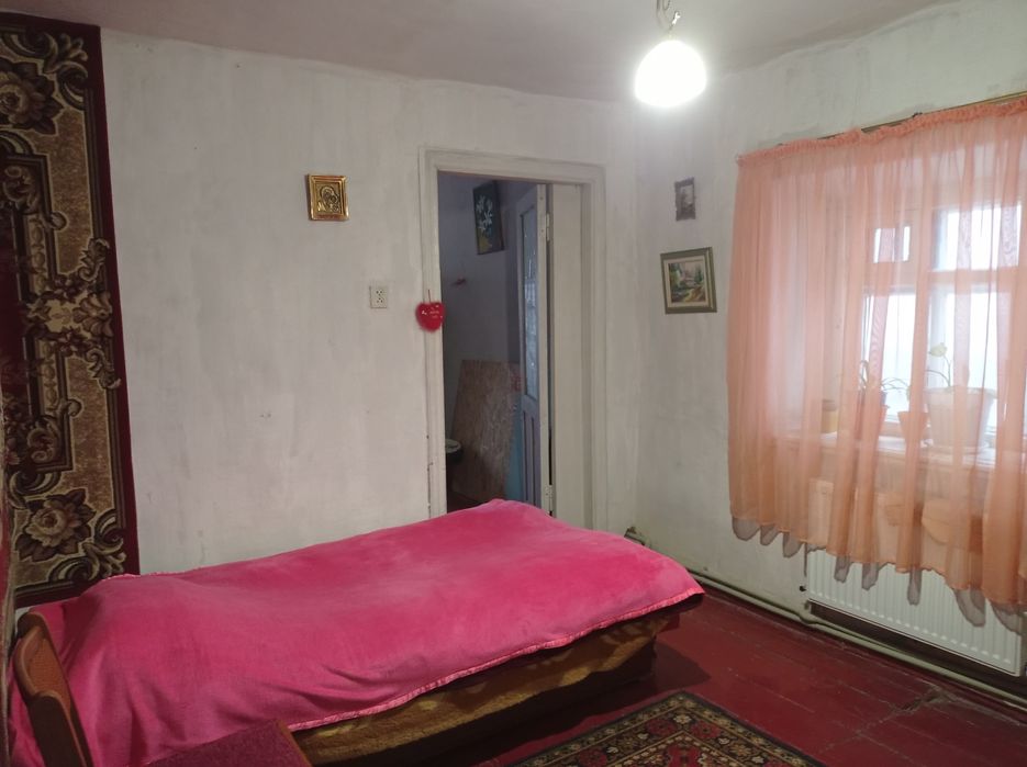 Продаю дом - 4 ком., можно на 2 семьи, космет ремонт. Район 8 Военная