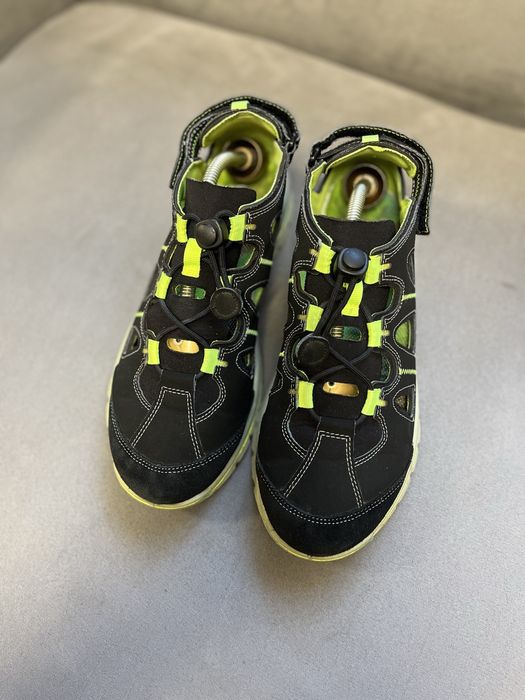 Кросівки сандалі на літо теплу осінь і весну ricosta 41р