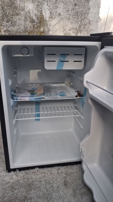 Mini lodówka  67 l