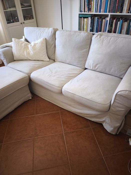 Sofá e repousa-pés IKEA