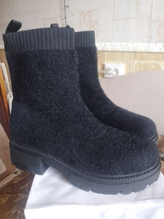 Продам  дуже зручні жіночі черевики