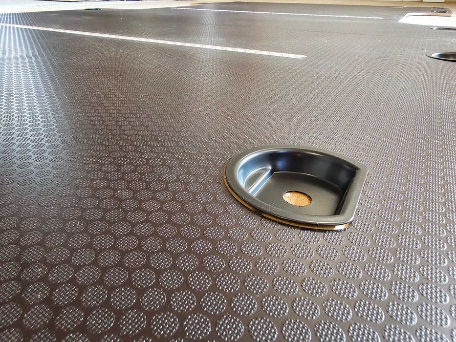 Podłoga 12 mm do Mercedesa Sprintera z klejonymi Listwami Air Line