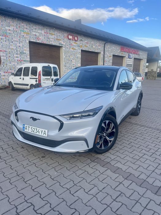 Ford mustang mach-е premium